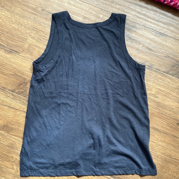 Bundle Loft Tanks - Picture 4 of 8